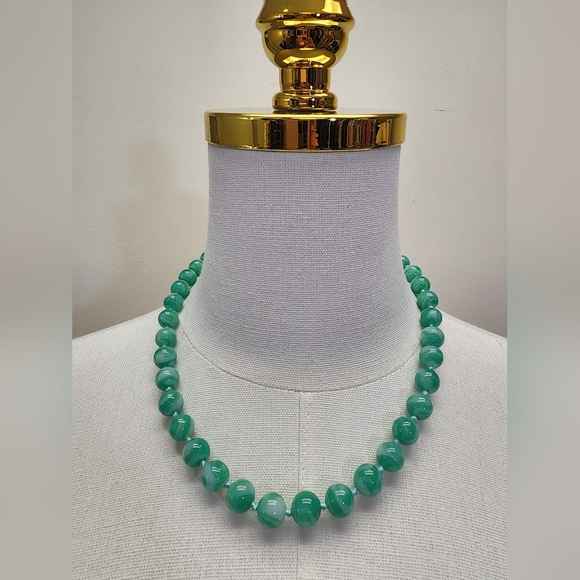 Vintage Jewelry - Vintage Green Stone Beaded Necklace Carved Floral Clasp Graduated Heavy